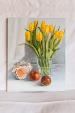 Lade das Bild in den Galerie-Viewer, Stillleben gelbe Tulpen
